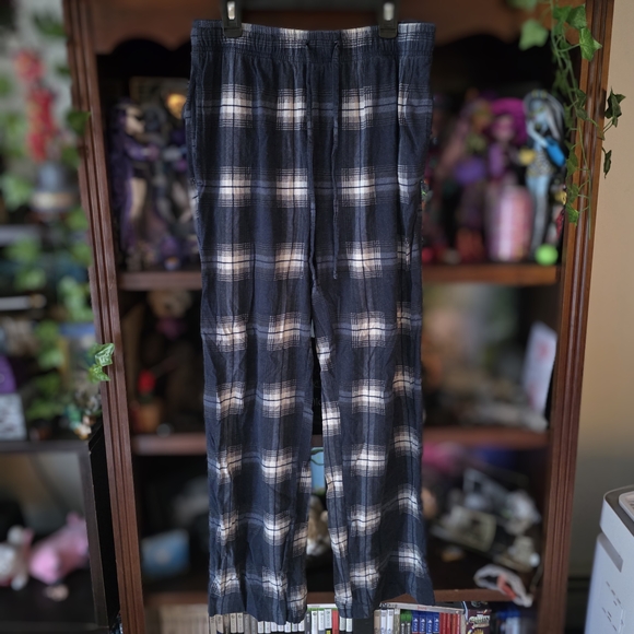 Men's Cuddl Duds Navy Blue, Grey, And White Plaid Pajama Pants - Picture 1 of 5